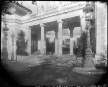 Allmänna konst- och industriutställningen på Djurgården. Stockholms stads paviljong, entréen