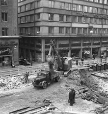 Tunnelbanebygge på Sveavägen vid Tunnelgatan