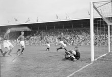 Fotbollsmatch på Stockholm Stadion, Djurgården möter Degerfors
