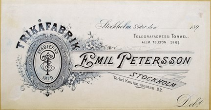 Svartvitt fakturahuvud med blommor och text.
