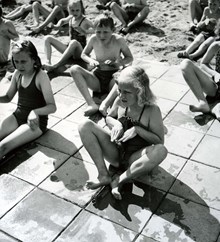 Älvsjöbadet: Torrsim 1943