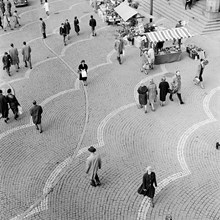 Folkliv och handel på Hötorget i fågelperspektiv