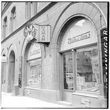 Wiholms Förgylleri-Spegel-Ramaffär, Nybrogatan 34