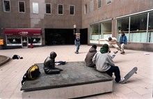 Skateboardåkare vid Malmskillnadsgatan