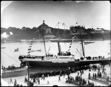 Skeppsbrokajen och fartyget ""Westerbotten"" under kejsar Vilhelm II:s besök.  I bakgrunden Skeppsholmen