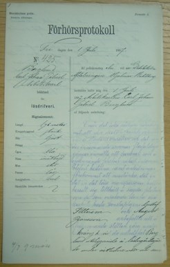 Handskrivet förhörsprotokoll.