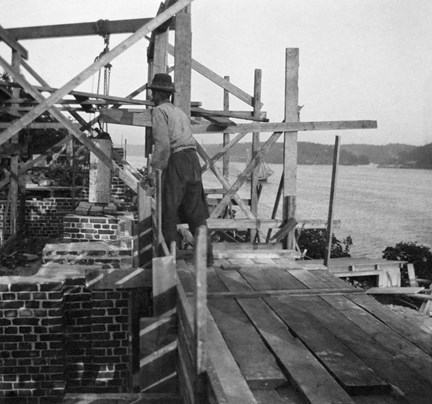 Byggarbetare vid uppförandet av Prins Eugens Waldemarsudde 1903-1905.