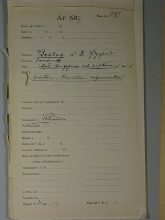 Polisen beslagtar två flygblad riktade till militären.