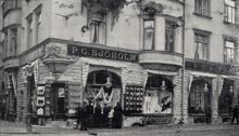 P G Sjöholm. Exteriör av butiken.