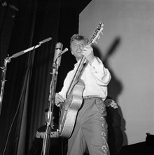 Biblioteksgatan 26, Biograf Anglais. Tommy Steele uppträder