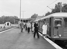 Sandsborgs tunnelbanestation. Nya tunnelbanevagnar provkörs från tunnelbanestation som ännu inte öppnats för trafik
