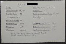 Beskrivning av 18 åriga Hans ansiktsform, hårfärg, huvudmått mm – skolarbete 1938-1939