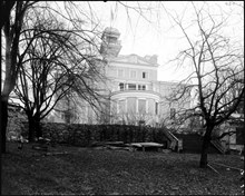 Prins Carls palats. Byströms Villa, Hazeliusbacken på Djurgården