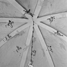 Bromma kyrka. Skulpterade änglafigurer