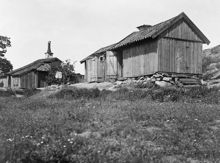 Byggnader i kv. Helgan Mindre norr om Grindsgatan, senare Ölandsgatan, nuv. Helgagatan. Nuv. kv. Metern och van der Huff