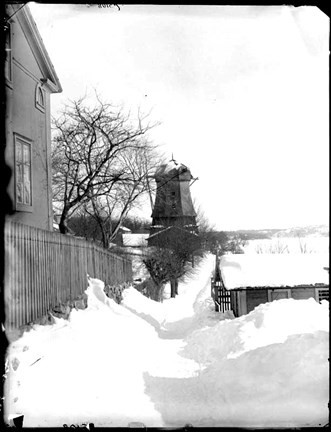 Vinterbild med kvarn