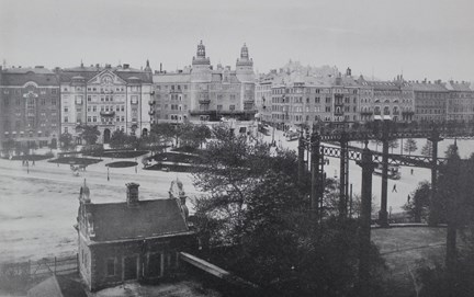 Svartvitt fotografi över Norra Bantorget