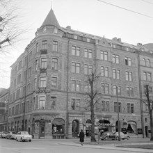 Karlavägen 60 i hörnet av Jungfrugatan