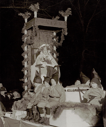 Gudrun Jern, 1929 , Sveriges första officiella lucia.
