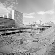 Från Drottningatan 37 mot nordost. Sergels Torg under anläggning