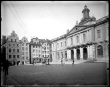 Stortorget. I fonden Trångsund och t.h. Börshuset