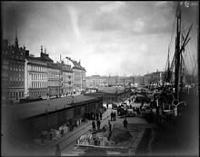 Skeppsbron och Skeppsbrokajen norrut