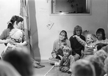 Dockteatern "Den vilda bebin", 1985