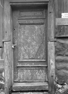 Tjärhovsgatan 41. Dörr mot gatan