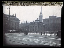 Riddarhuset och Riksarkivet sedda från Vasabron. I fonden Riddarholmskyrkan