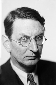 Porträtt av Yngve Larsson, Gatu- och stadsbyggnadsborgarråd i Stockholms stad 1924-1946