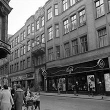 Humlegårdsgatan 13 - 15 från vänster