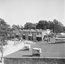 Riksrådsvägen, Bagarmossen. Radhus byggs