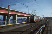 Lidingöbanan sedd mot Ropsten. Utmed Lidingöbanans bro Lidingöbron