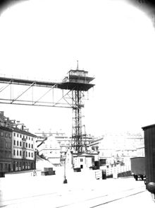 Katarinahissen med Södra Stadshuset i bakgrunden