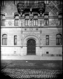 Strandvägen 31, Bünsowska huset, portalen