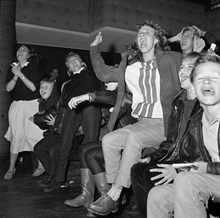 Biblioteksgatan 26, Biograf Anglais. Publik i extas under Tommy Steeles konsert